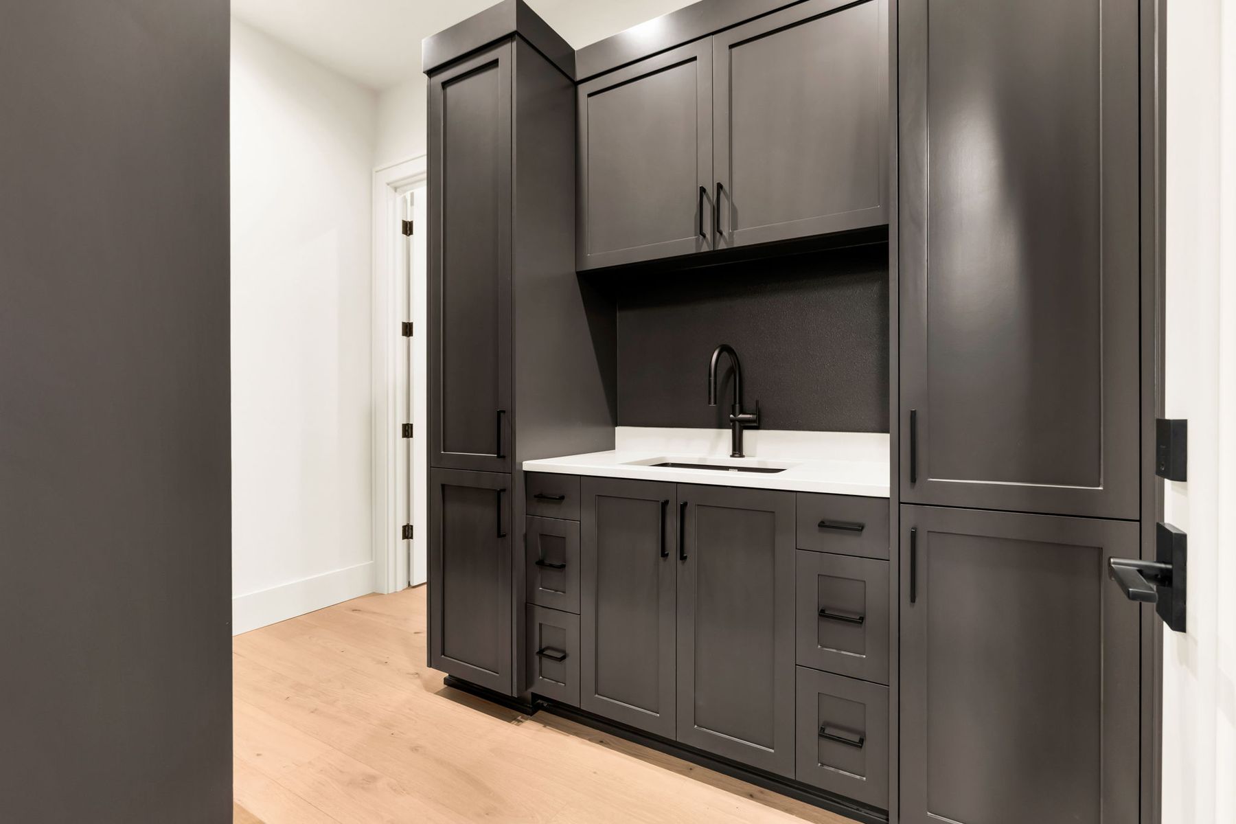 Wet bar