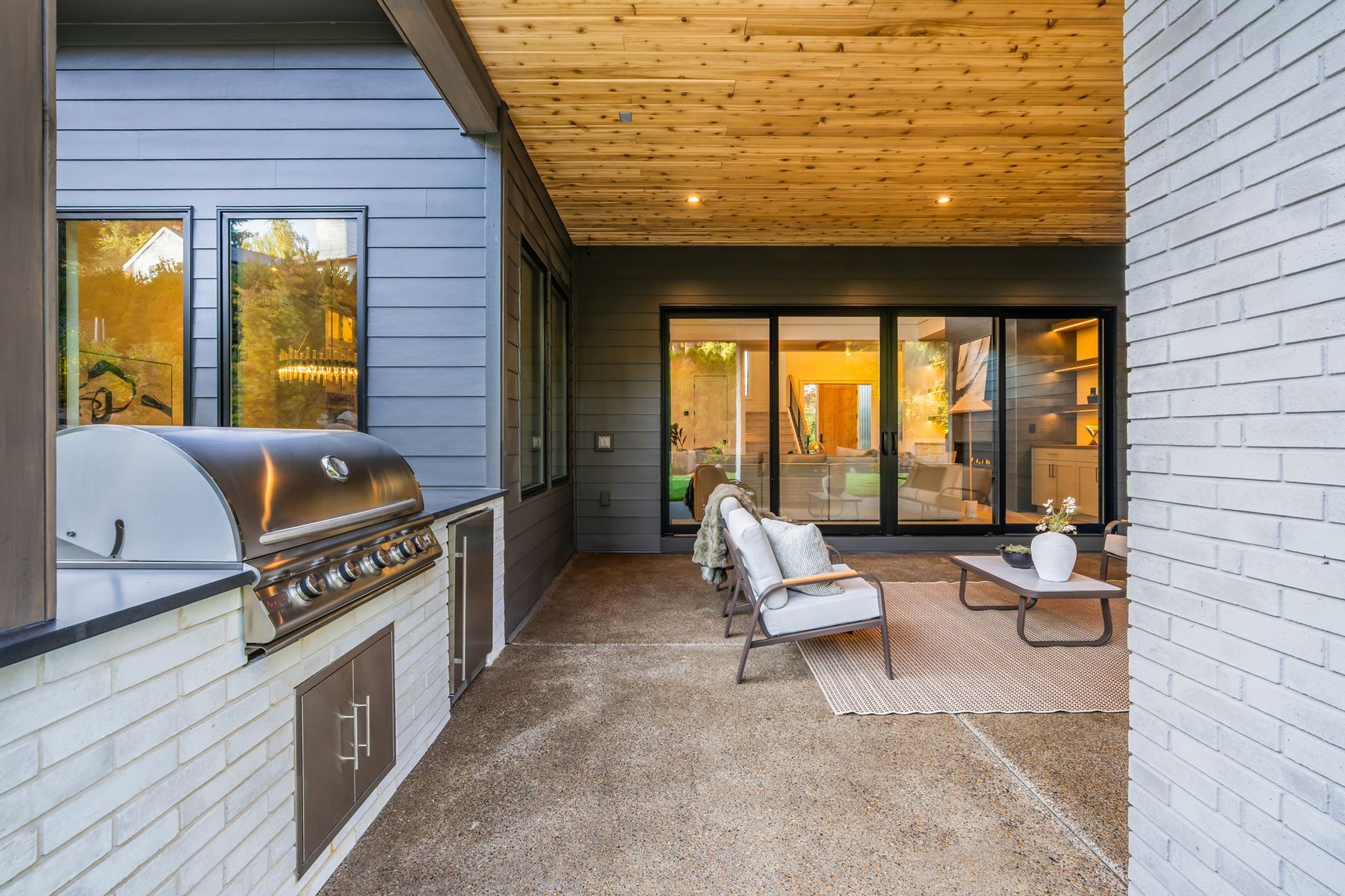 Outdoor kitchen with built-in grill